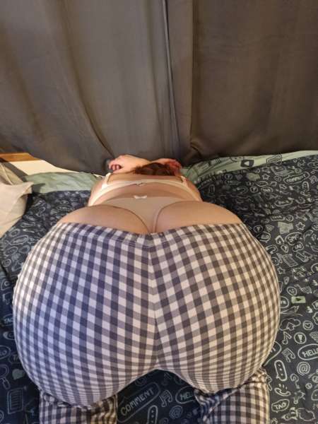 je recherche une femme pour un plan a 3