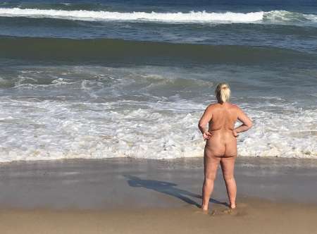 couple nudiste sympa du 01, la cinquantaine